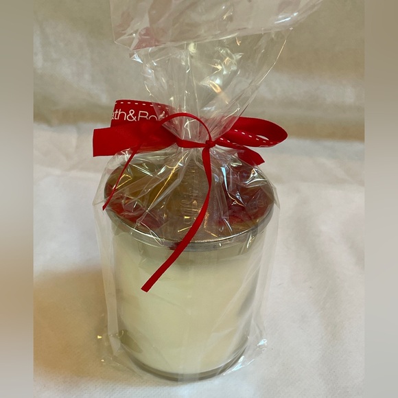 White Barn Champagne Toast Candle - Picture 3 of 5